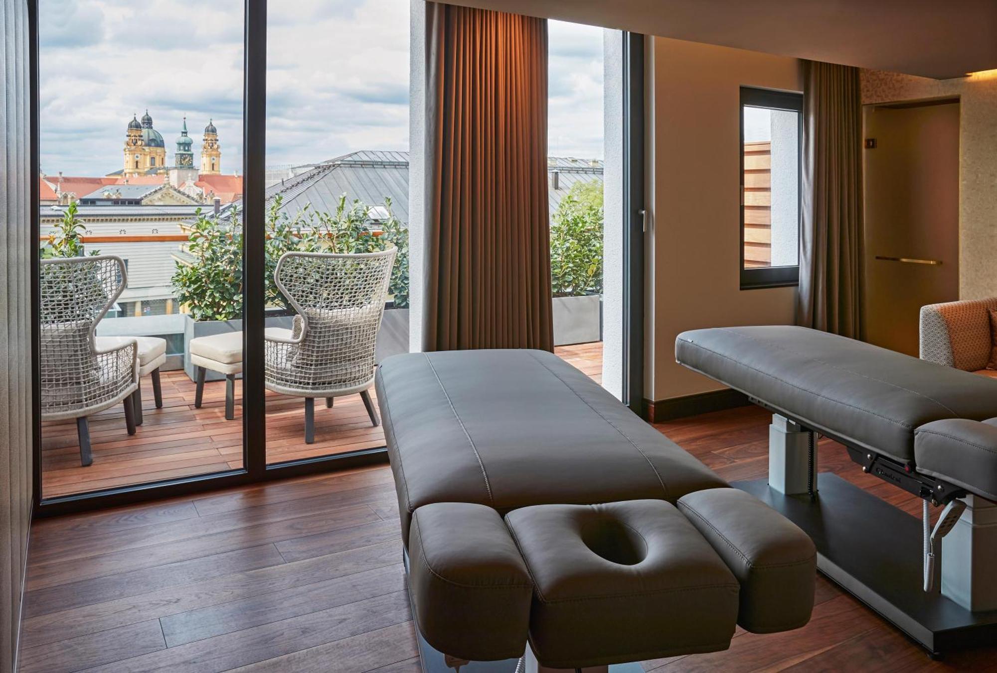 Vier Jahreszeiten Kempinski Muenchen, Munich